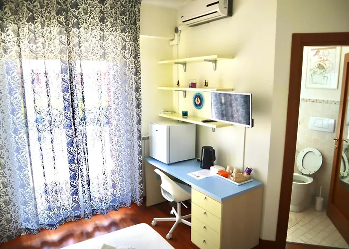 Gialla 雷卡纳蒂港